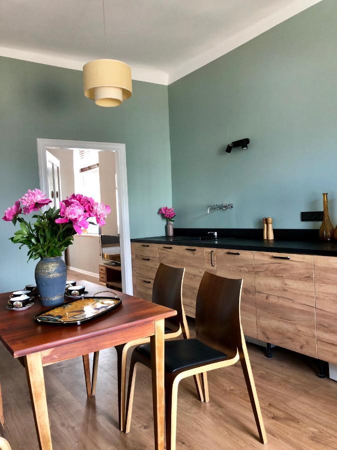 Bohemian Apartment In The Heart Of Old Ventspils City المظهر الخارجي الصورة