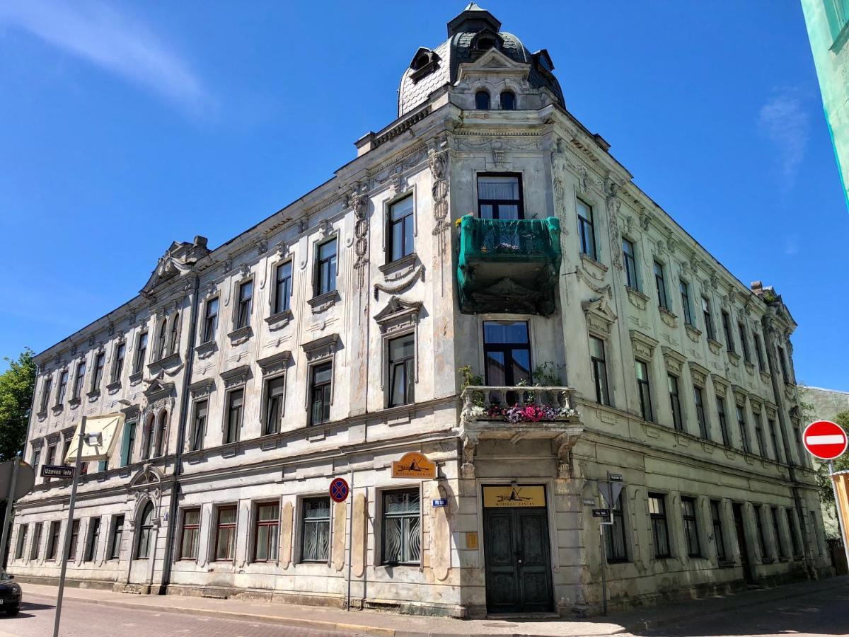 Bohemian Apartment In The Heart Of Old Ventspils City المظهر الخارجي الصورة