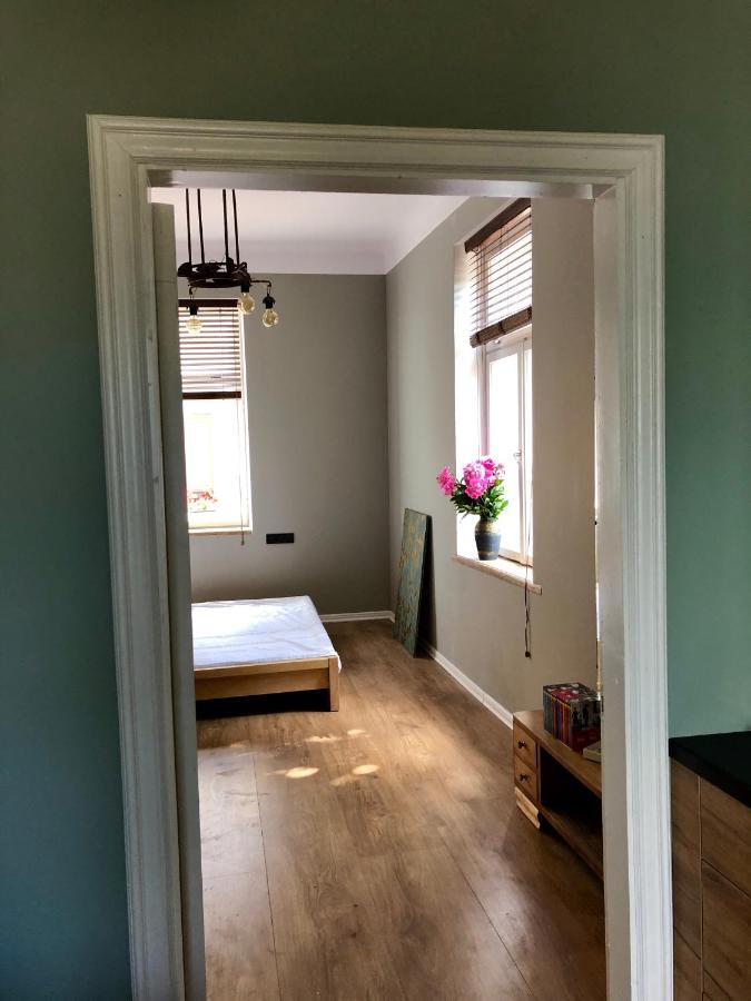 Bohemian Apartment In The Heart Of Old Ventspils City المظهر الخارجي الصورة