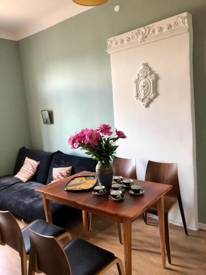 Bohemian Apartment In The Heart Of Old Ventspils City المظهر الخارجي الصورة